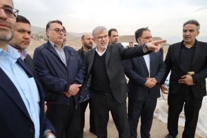 تصویر استاندار البرز بر ضرورت توسعه زیرساخت‌های شهری و ارتقاء خدمات عمومی در کمالشهر تأکید کرد