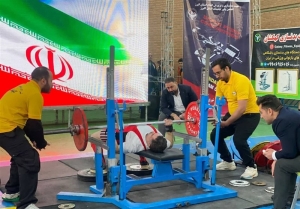 تصویر ۱۰۰ پرس‌کار پرورش اندام در کرج با هم رقا‌بت کردند