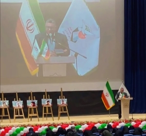 تصویر تلاوت استاد مهدی فلاح نژاد،تجلیل از خانواده های معظم شهدا در ساوجبلاغ
