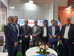 تصویر امضای تفاهم‌نامه همکاری میان انجمن صادرکنندگان و اداره‌‌کل صمت البرز