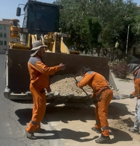 تصویر پاکسازی خیابان های مهستان در طرح پاکداشت محله