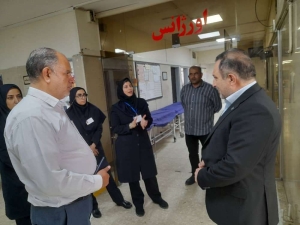 تصویر بازدید رئیس دانشگاه از شبکه بهداشت و درمان و بیمارستان شهرستان اشتهارد