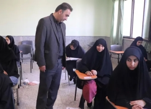 تصویر رقابت بیش از ۲۲۰۰داوطلب در نوبت دوم آزمون سراسری ۱۴۰۴ در دانشگاه آزاد اسلامی هشتگرد