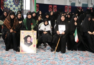 40 روز دلتنگی و ایستادگی؛ مصلای کرج غرق در عطر شهدا