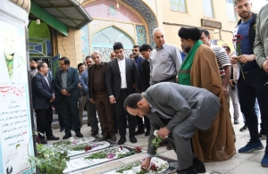 تصویر ادای احترام جامعه ورزش و جوانان استان البرز به مقام شامخ شهدا