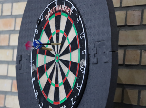 تصویر مسابقات دارت در ماهدشت برگزار شد
