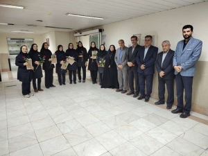 تصویر تکریم از پرستاران بیمارستان های امام جعفر صادق (ع) و امام حسن مجتبی (ع)