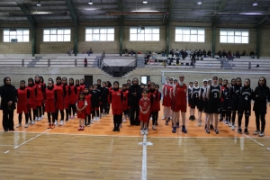 تصویر مسابقات بسکتبال دختران ماهدشتی به مناسبت هفته تربیت‌بدنی برگزار شد