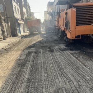 تصویر اجرای طرح جهادی آسفالت‌ریزی و بهسازی معابر منطقه ۴