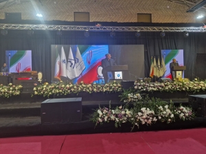 تصویر تجلیل از پیشکسوتان، صنعتگران و صادرکنندگان نمونه استان