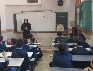 تصویر خدمات دهی میز خدمت گروه جهادی بسیج فرهنگیان البرز در چهار مدرسه کم برخوردار آغاز شد