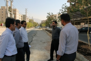 تصویر تداوم عملیات اجرایی پروژه جمع‌آوری آب‌های سطحی در خیابان شبنم ۷