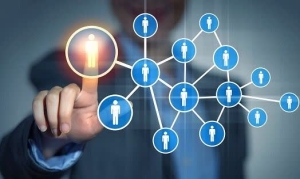 تصویر دستگیری 19 نفر از اعضای شرکت هرمی در کرج ‌