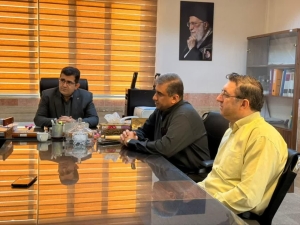 تصویر بازدید سرزده رئیس شورای اسلامی شهر از سازمان حمل‌ونقل کمال‌شهر