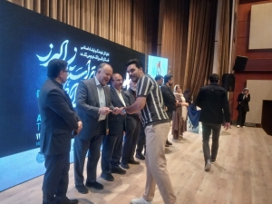 تصویر تأکید بر نقش تئاتر در ارتقای فرهنگ عمومی و تقویت همدلی هنرمندان کرج