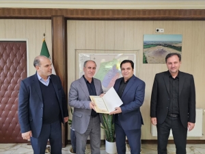 تصویر تجلیل از معاون سابق فرماندار شهرستان نظرآباد برگزار شد