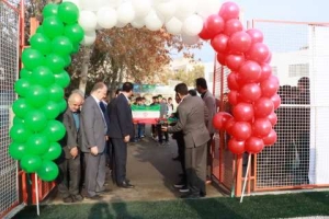 تصویر بهره برداری از زمین چمن مصنوعی دبیرستان پسرانه شهید رجایی کرج