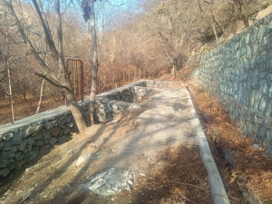 تصویر اتمام عملیات مسیر دسترسی به آرامستان محله آسارا