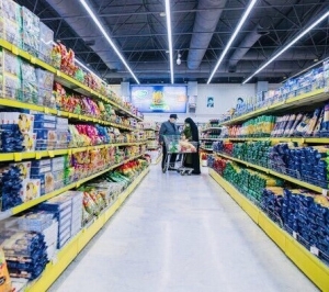 تصویر بازار کرج به روایت مردم؛ مسئولان از وفور کالا می‌گویند مردم از گرانی