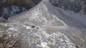 تصویر هشت فقره ریزش بهمن؛ هشدار در جاده های کوهستان‌های البرز