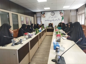تصویر تشکیل کمیته بانوان دهه فجر برای جلب مشارکت در راهپیمایی ۲۲ بهمن