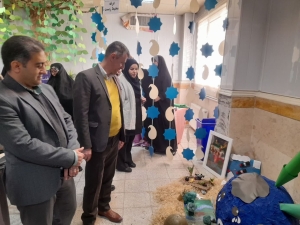 تصویر برگزاری نمایشگاه قرآن و محیط زیست در مدرسه شهید غلامی کرج