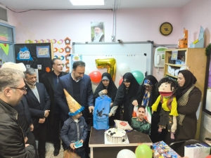 تصویر آیین تولد فرزند شهید «مصطفی مرآتی» با حضور مدیران ارشد استان البرز برگزار شد