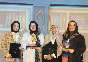 تصویر معلم و دانش آموز البرزی در جشنواره بین المللی قصه گویی حائز رتبه برتر شدند