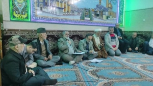 تصویر مدیران شهری کرج در مسجد حضرت ولیعصر(عج) با شهروندان دیدار کردند