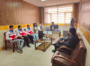 تصویر دانش‌آموزان نظرآباد به راویان "سرو سرخ" پیوستند