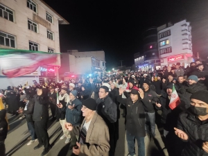 تصویر اجتماع عظیم مردمی  امت عزادار و ولایتمدار شهرستان طالقان درپی شهادت رهبر عزیزمان