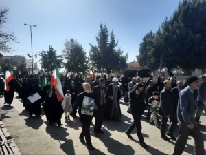 تصویر راهپیمایی عظیم مردم عزادار و مقتدر شهرکوهسار در پی شهادت امام امت