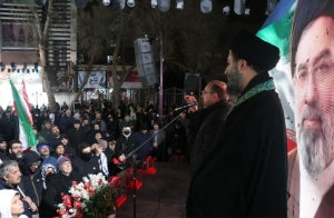 تصویر بیعت مردم غیور و انقلابی شهرستان نظرآباد با قائد امت حضرت آیت‌الله العظمی امام سیدمجتبی خامنه‌ای
