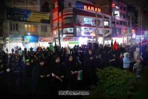 تصویر مردم هشتگرد پای کار امام و انقلاب هستند