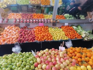 تصویر تشدید نظارت بر واحدهای صنفی عرضه کننده کالاهای ذیربط در آستانه روز طبیعت، سیزده بدر