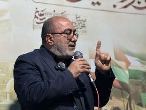 تصویر ماندن در جبهه خیابان وظیفه همه ما است