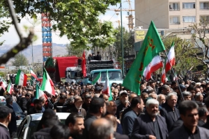 تصویر شکوه تشییع در کرج؛ ۱۵ شهید مظلوم در آغوش ملت، رسواگر چهره جنایتکار دشمن