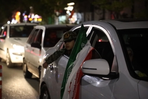 تصویر تجدید پیمان امت با امام خامنه‌ای (مدظله العالی) در چهل و هشتمین اجتماع خودرویی کرج
