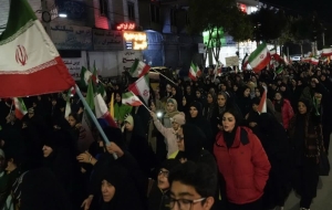 تصویر دختران ایران ستون‌های خاموش اما استوار