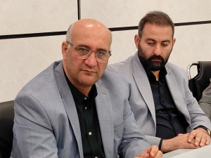 تصویر صنعتگران و کارگران رزمندگان خط مقدم جهاد اقتصادی هستند