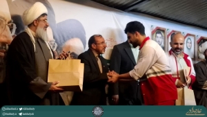 تصویر حضور علی حدادی در تجمع مردمی بیعت با رهبر معظم انقلاب اسلامی در  ساوجبلاغ