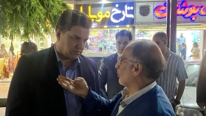 تصویر فرماندار شهرستان فردیس با حضور در میان مردم، پیگیر مطالبات شهروندان شد