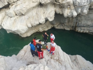 تصویر غرق‌شدگی ۲ نفر در رودخانه کرج