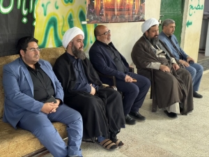 تصویر حضور مسئولان شهرستان چهارباغ در مراسم تعزیه‌خوانی روستای زکی‌آباد