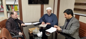 تصویر امضای تفاهم نامه بومی سازی ستاد اقامه نماز و اداره کل امور اقتصادی و دارایی استان البرز