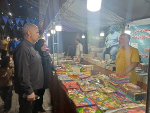 تصویر «گذر مهربانی» در بلوار دشت بهشت محمدشهر برپا شد